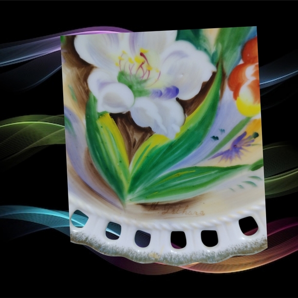 👣4/$20.  Hand Painted and Signed Wall Decor Plates from 1940s-60s - Picture 15 of 16